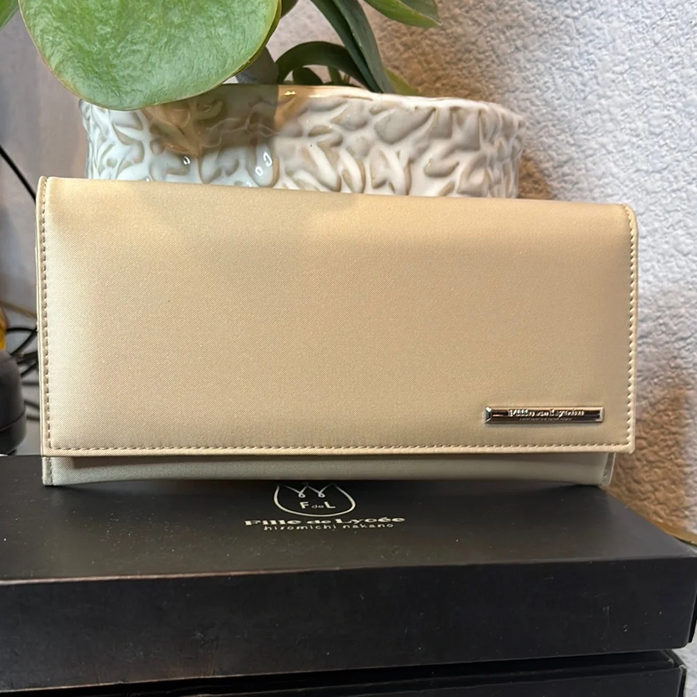 Cream‎ Leather Key & Card Holder Accessory
